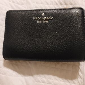 Kate Spade Leila Medium Compact Bifold Wallet Black Pebble Leather/ BNWT